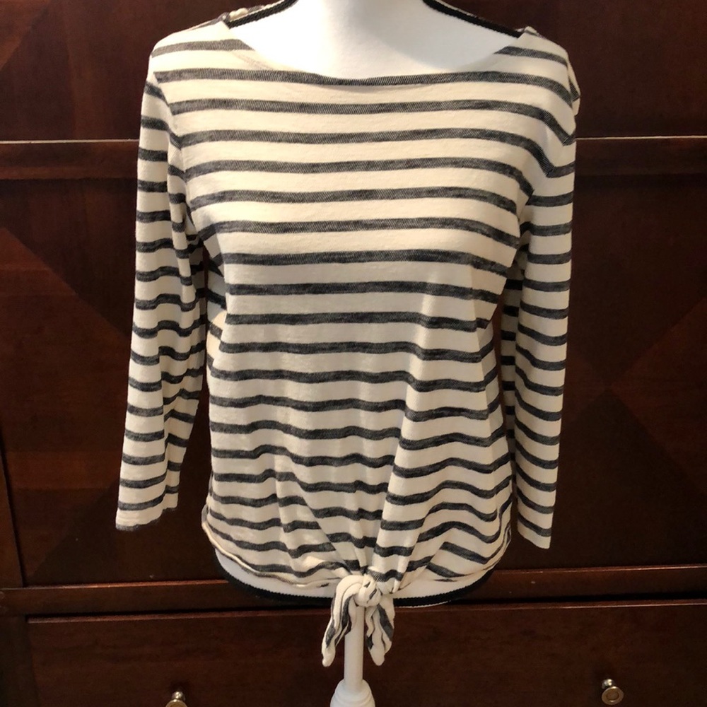Quarter sleeve blouse